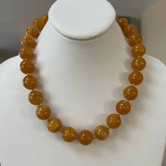 Signed Monet faux honey amber bead necklace - Picture 3 of 8